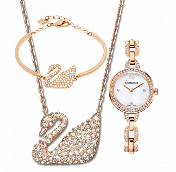Женские часы с кристаллами и браслетом и подвеской золото