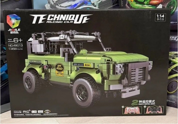 Конструктор радуиоуправляемой гоночной машины Land Rover Defender 49013 1358 pcs